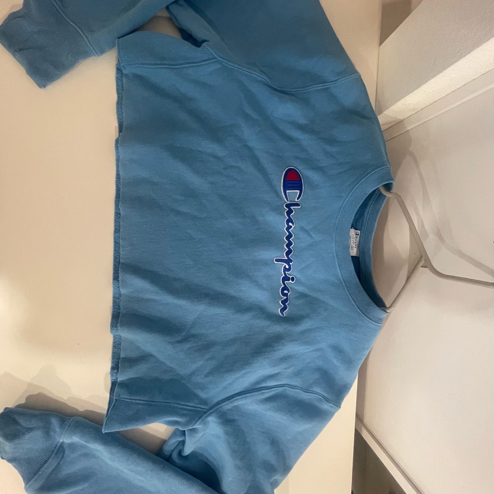 Champion Womens Cropped Blue Sweatshirt